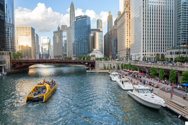 The Chicago Riverwalk: Scenic Urban Strolls